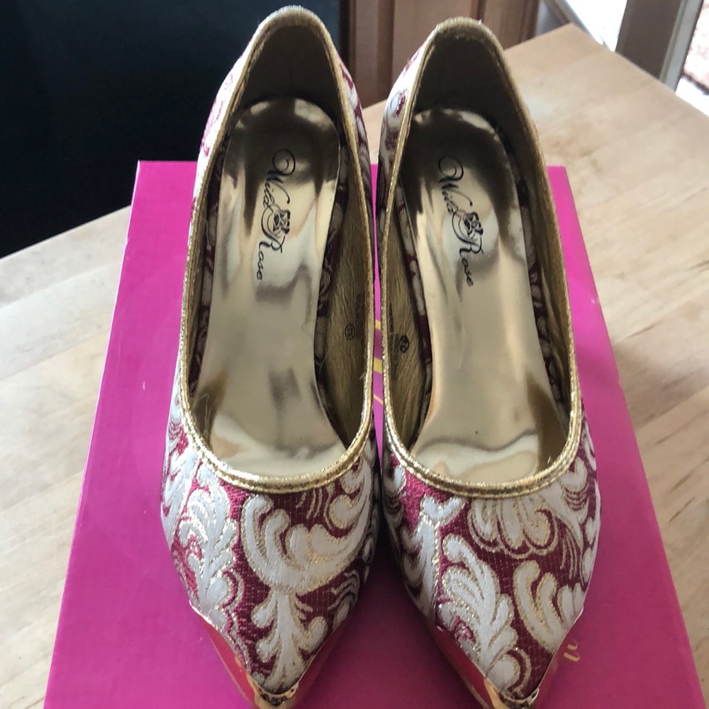 Pattern shoes